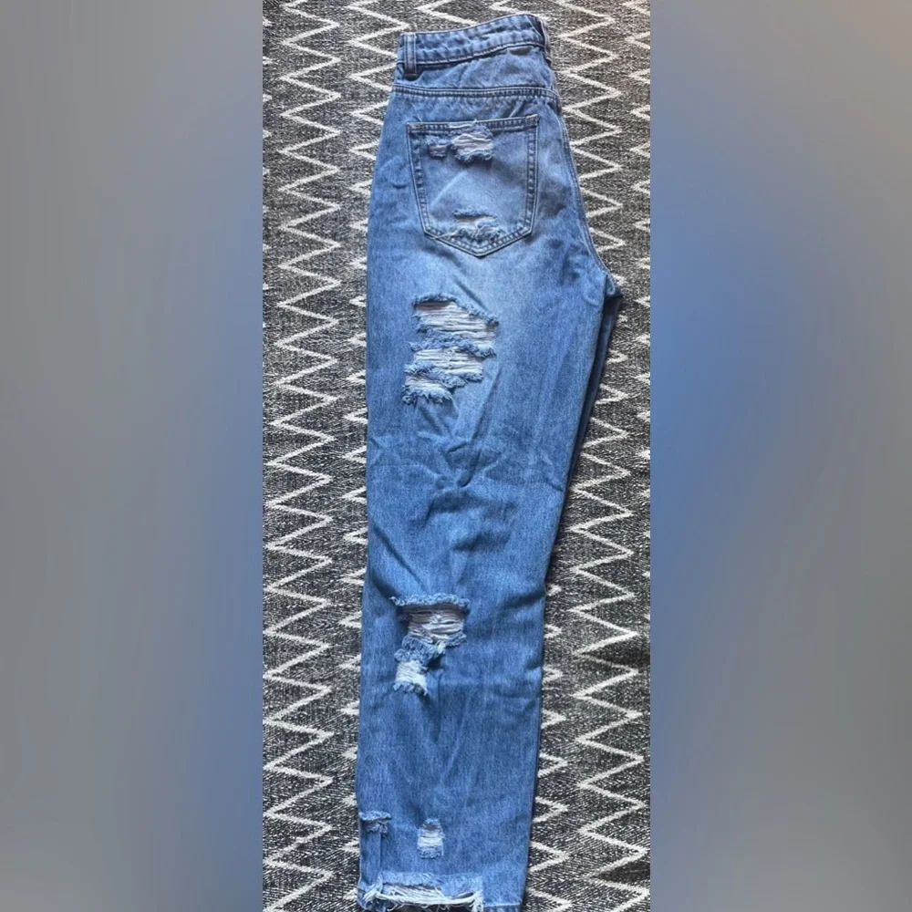 (3/$15) Crystal Rock High Waist Distressed Jeans size 5 - Picture 7 of 9